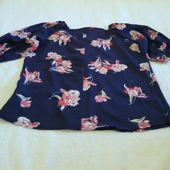Harve Benard Navy🇺🇲 Floral💐 Top - NWT - Picture 12 of 13